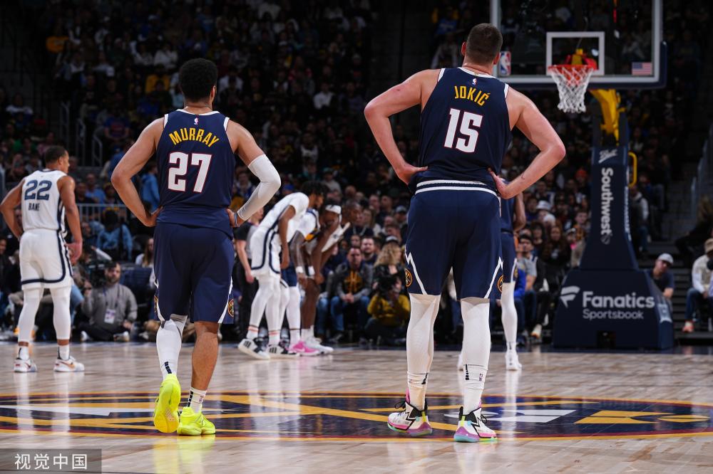 年薪也因此 年薪也因此