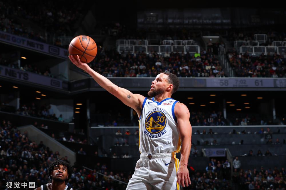 社交媒体上 社交媒体上